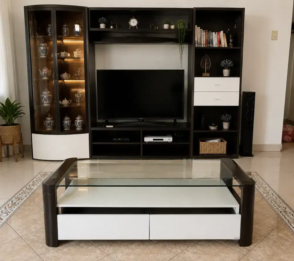 1 Set Lemari TV + Meja | Display kaca Dijual Cepat