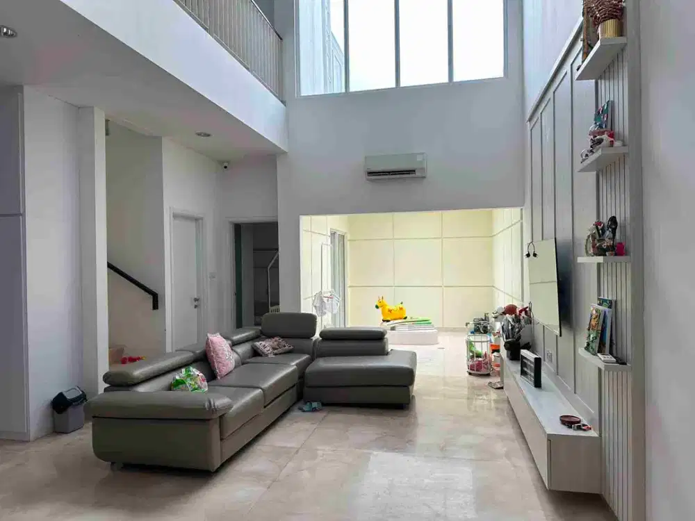 Disewakan Rumah Siap Huni 8x18 The Riviera Metland Puri