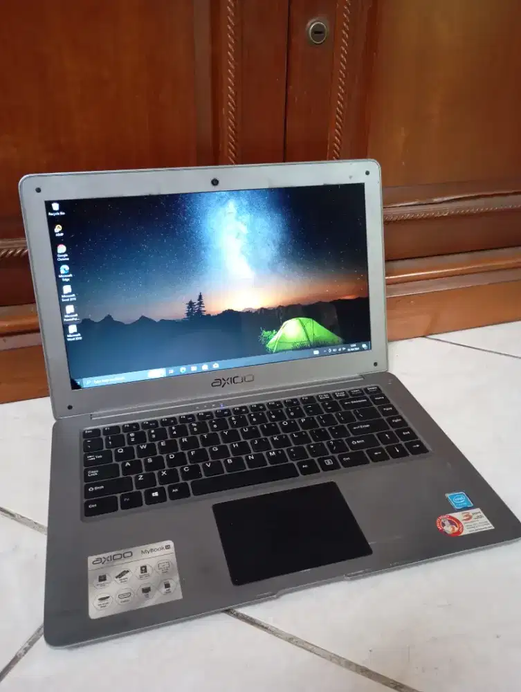 Laptop axioo MyBook slim.