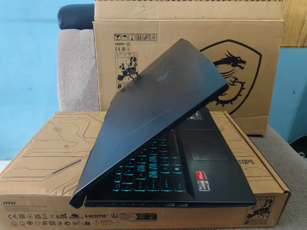 Laptop Gaming MSI Bravo 15 Amd Ryzen 5 7535HS 8Gb 512Gb RX 6550M 4Gb