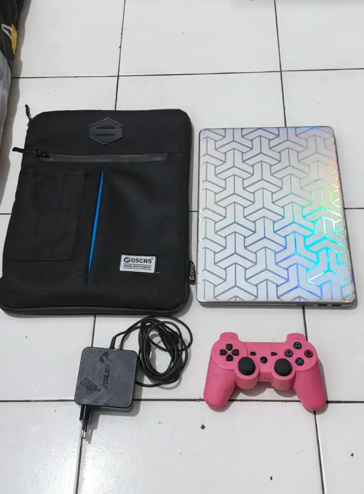 Laptop Asus Slim UX410UQK intel i7,Ram 12,Ssd 128,Hd 750,Nvidia 940Mx