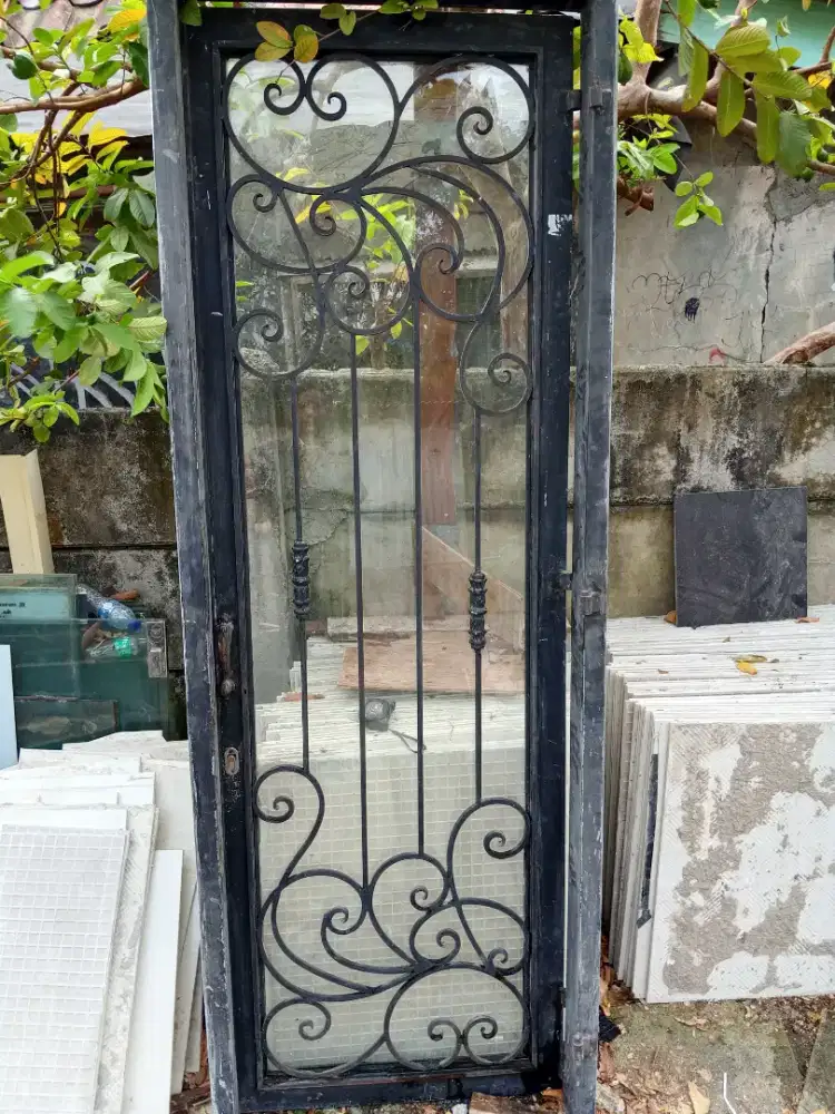 Pintu besi single besi tempa ornamen Antik
