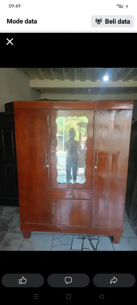 Lemari antik kayu jati tua pintunya 3 bekas sudah melamin
