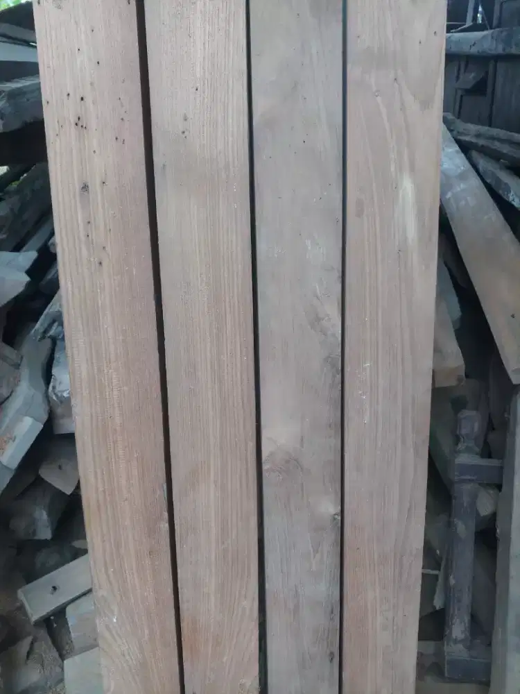 Soko kayu jati lawas