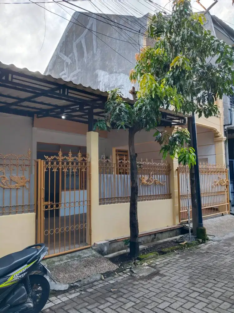 DIKONTRAKKAN RUMAH 2 LANTAI – SEMOLOWARU ELOK, SURABAYA TIMUR