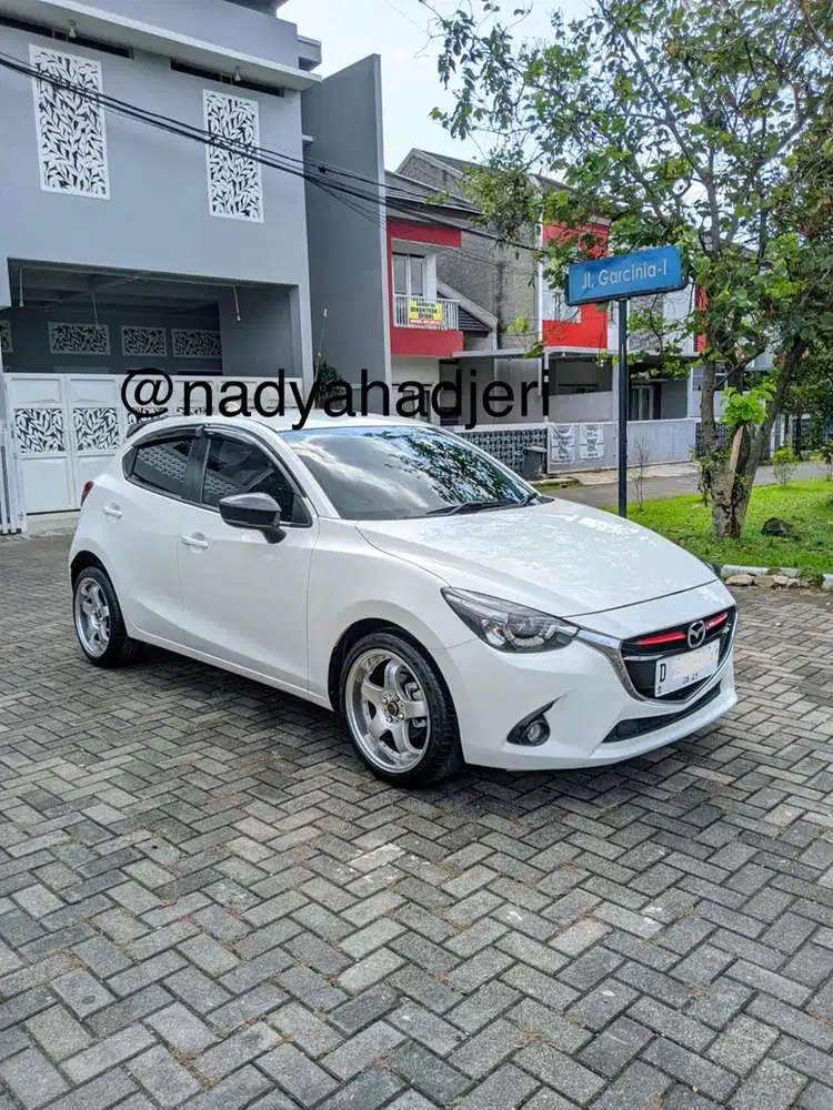 Mazda 2 2015 Bensin