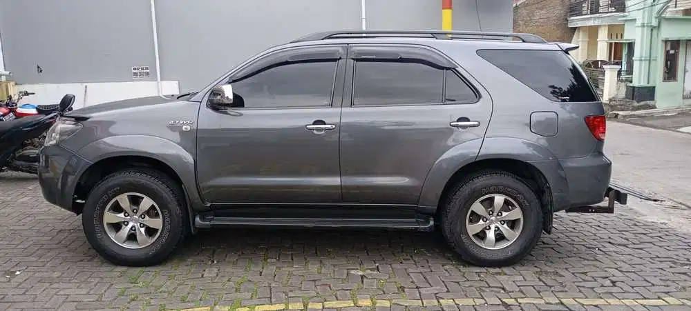 Toyota Fortuner 2005 Bensin