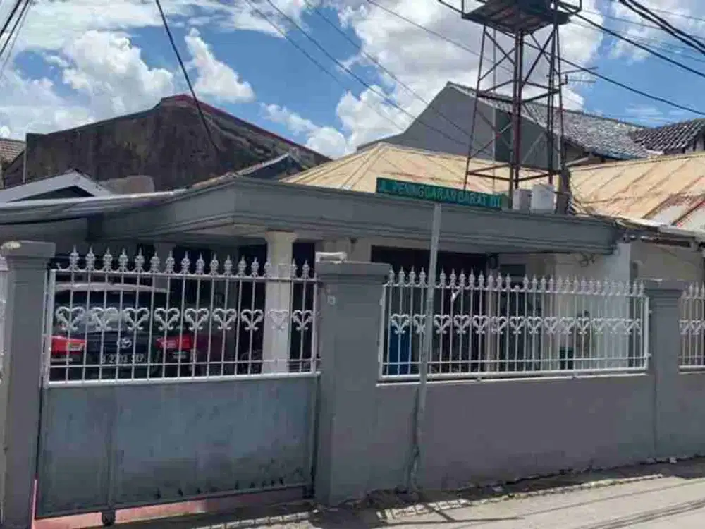 JUAL CEPAT RUMAH dipinggir jalan , strategis