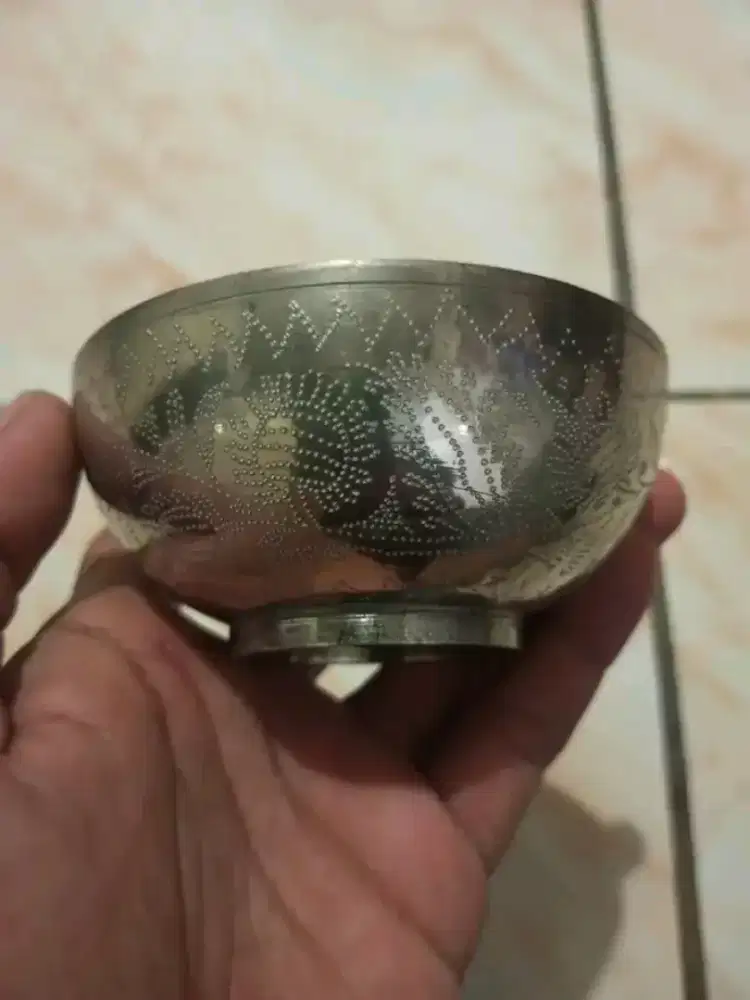 Mangkuk antik Kaligrafi