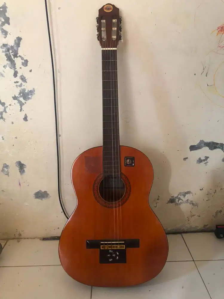 Gitar Akustik Yamaha C315 – Kondisi Bagus & Siap Pakai
