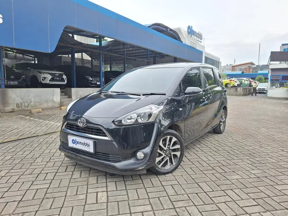TDP 1 JUTA Toyota Sienta 1.5 V Bensin-AT 2018 Hitam CKYTB