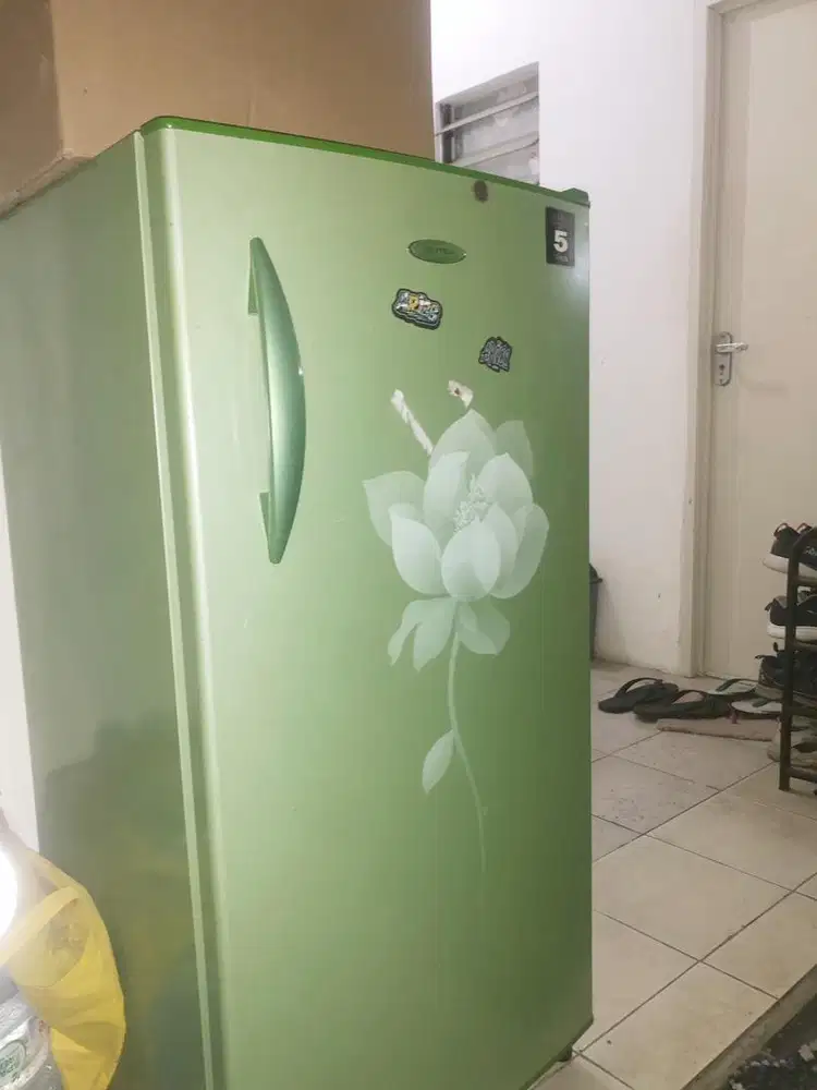Dijual kulkas 1 pintu, masih ok