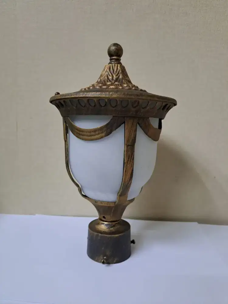 Lampu Taman Pilar Klasik Outdoor