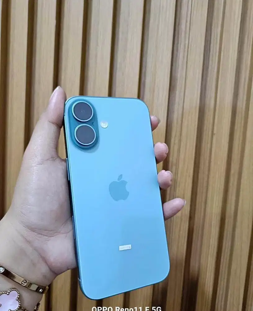 Iphone 16 ibox 128gb baru 1 minggu