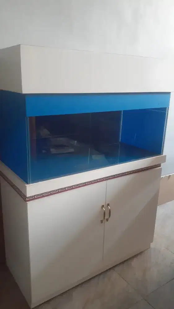 Kabinet aquarium hias