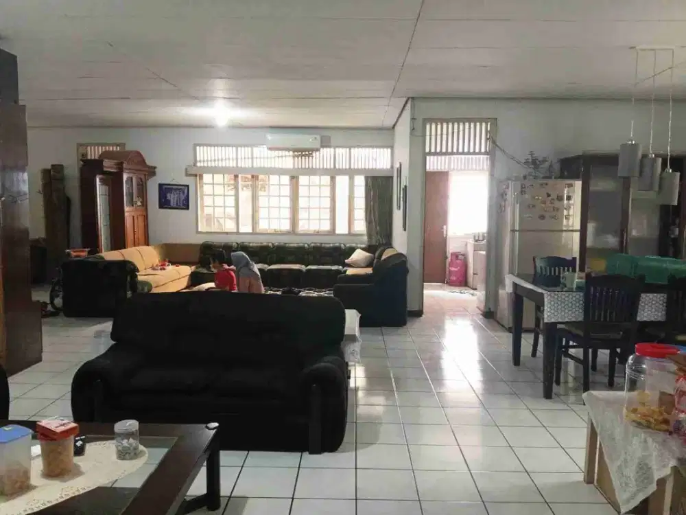 Jual Rumah dengan Taman Luas di Aruman Cibabat Cimahi
