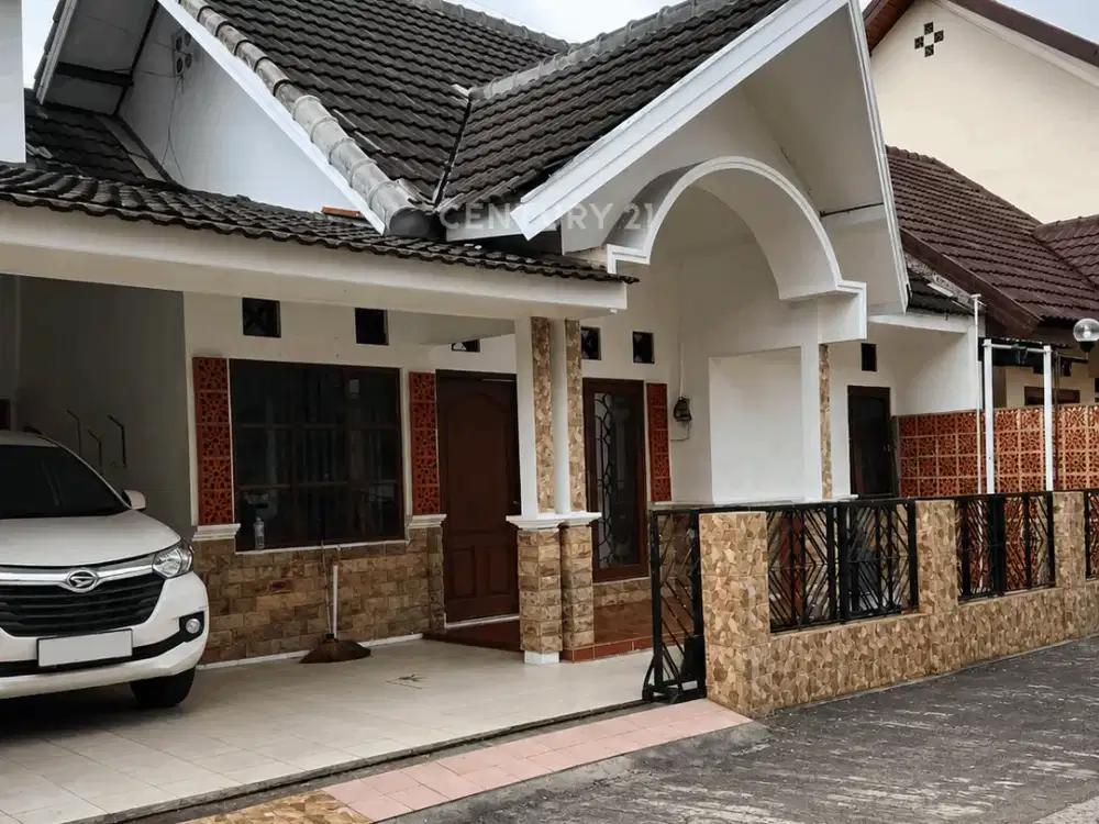 Rumah Dalam Perumahan Utara Terminal Condongcatur Siap Huni