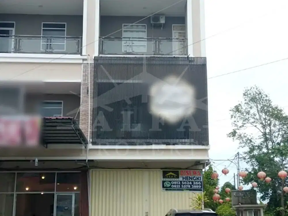 Ruko Hook Halaman Luas, Cocok Usaha Cafe, Resto, Salon & Kantor