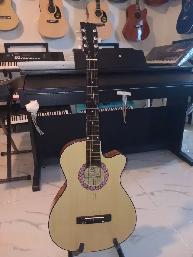 GITAR AKUSTIK YAMAHA PEMULA