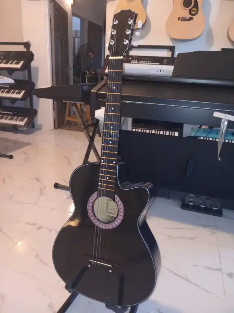 GITAR AKUSTIK YAMAHA PEMULA