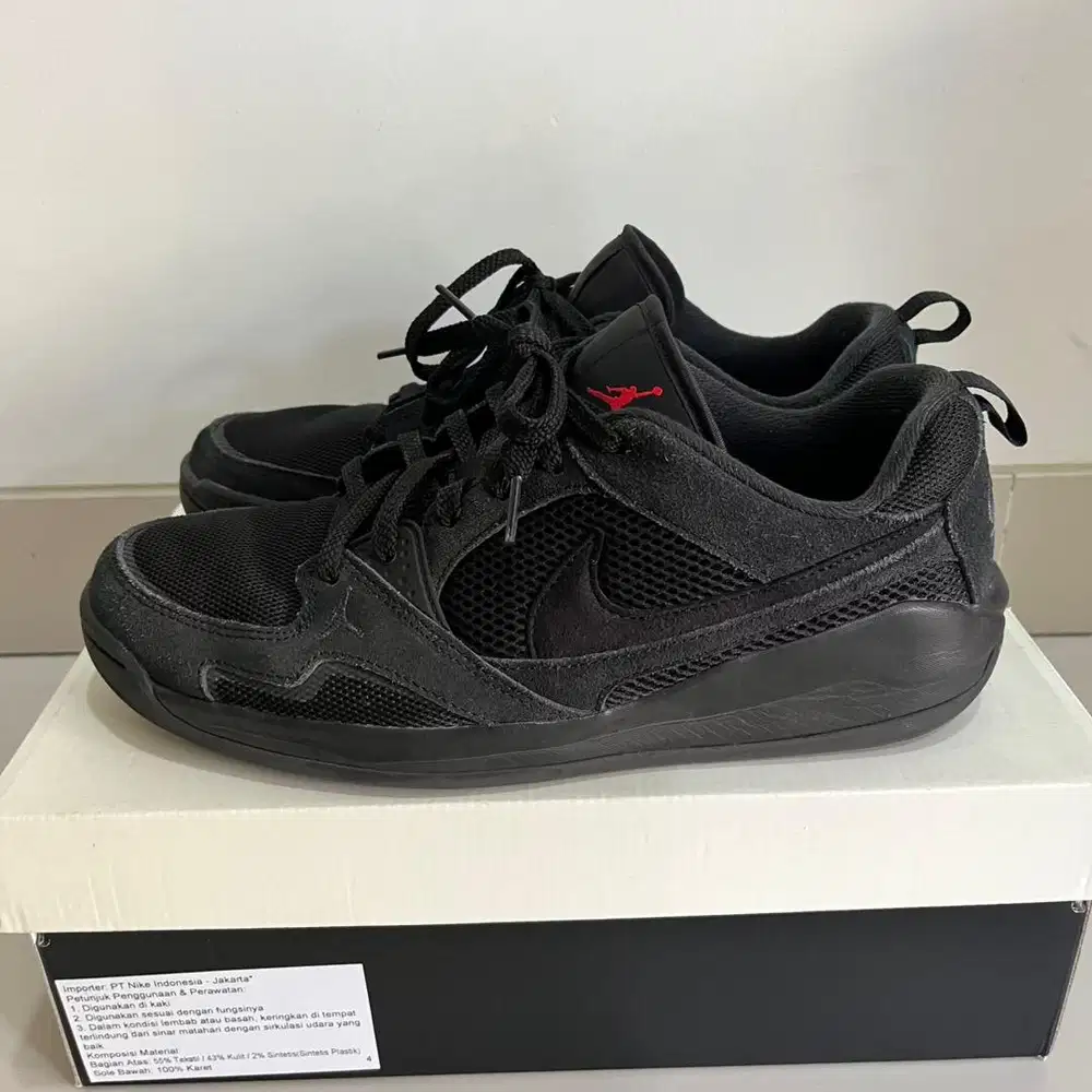 NIKE JORDAN CMFT ERA BLACK RED