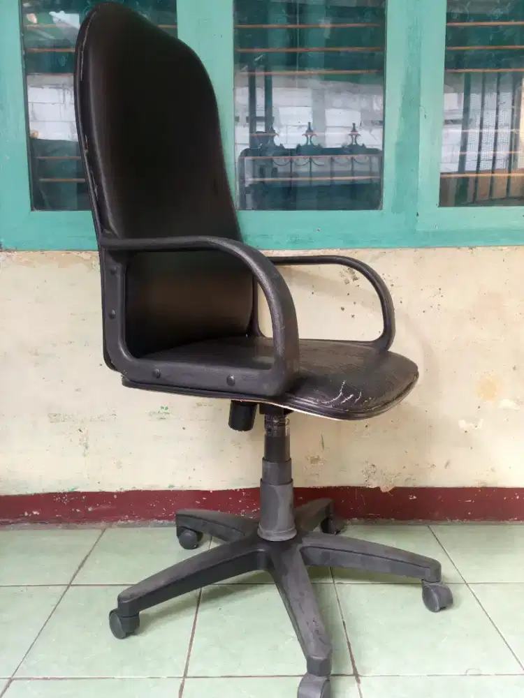 KURSI KANTOR SANDARAN TINGGI