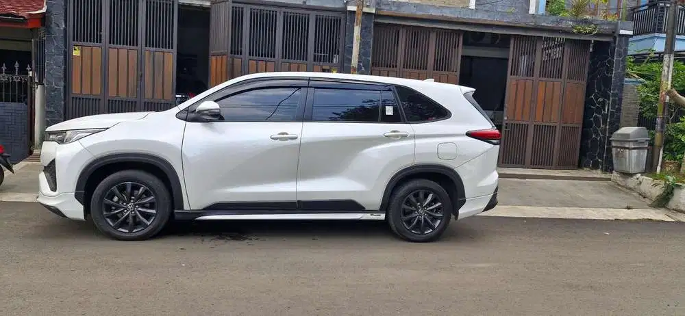 Toyota Kijang Innova 2023 Bensin