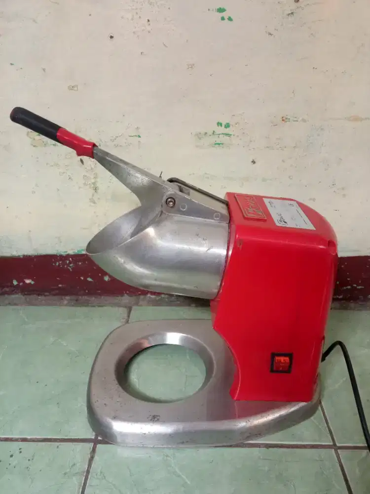 MESIN PECAH BATU ES(SALJU)