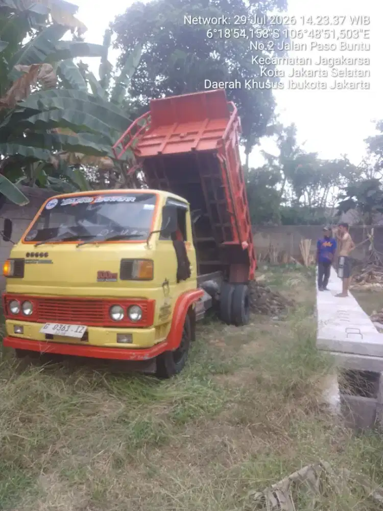 Jasa buang puing dan angkutan sampah