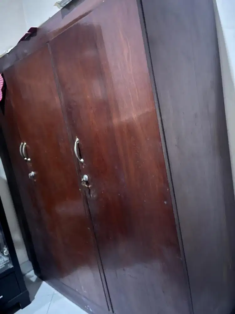 Lemari Jati tiga pintu