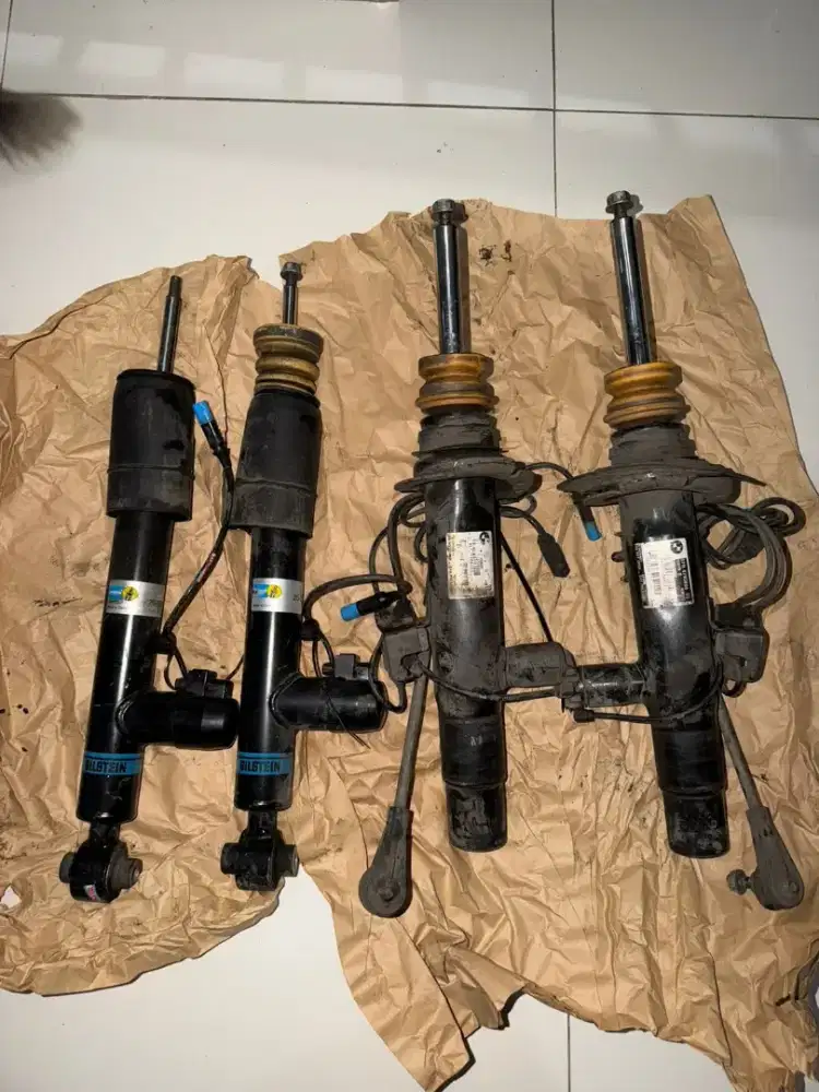 DIJUAL MURAH SHOCKBREKER BMW F30 KONDISI BAGUS COPOTAN ORIGINAL DEPAN