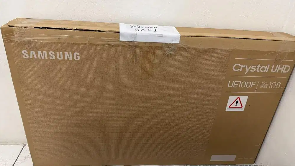 SAMSUNG SMART TV 43 CRYSTAL UHD UE100F