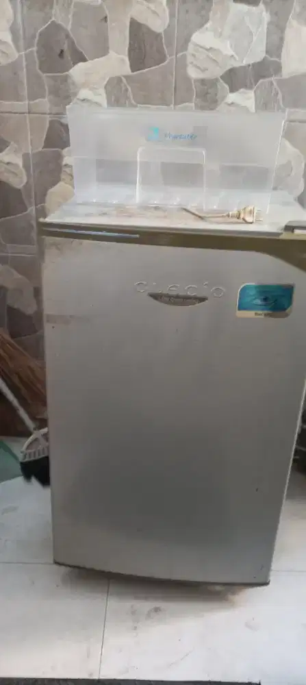 Dijual kulkas Toshiba bekas