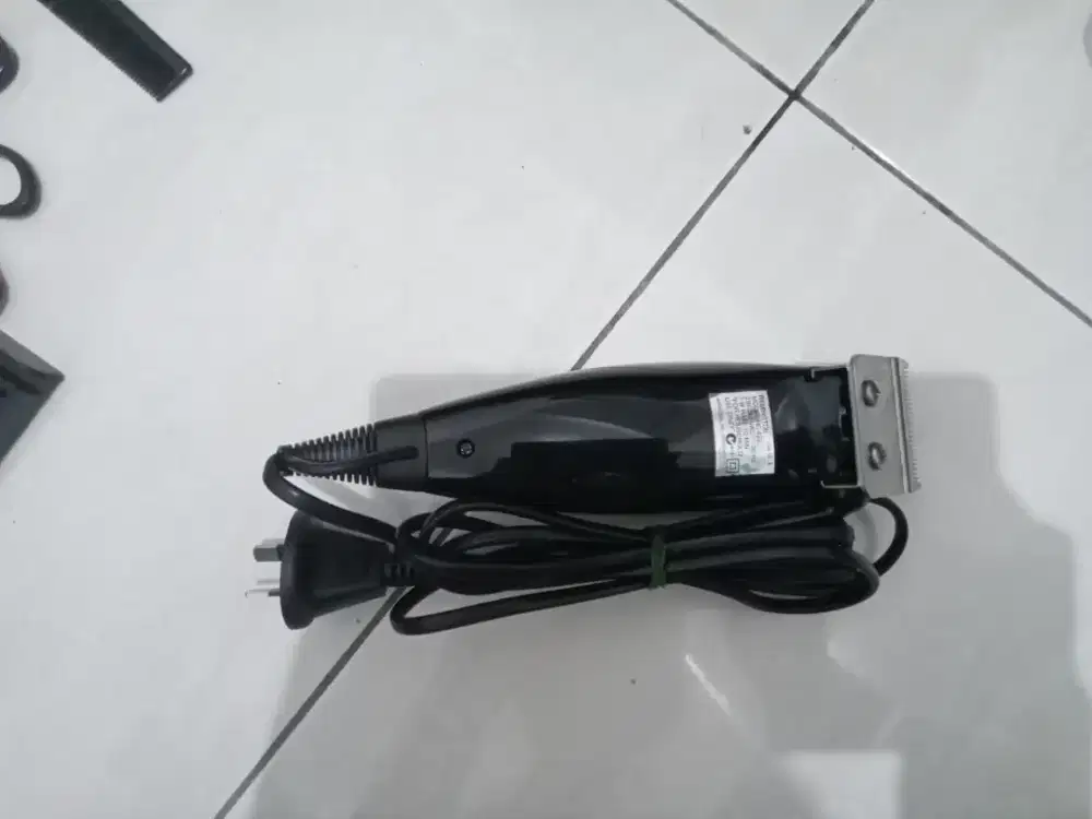 Remington Alat Cukur Rambut HC882