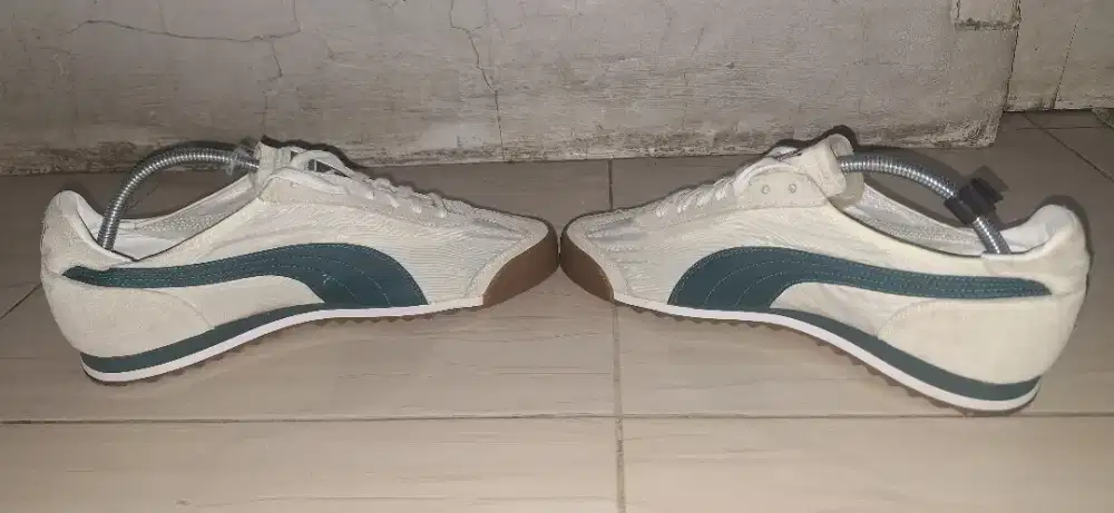 Sepatu casual brand