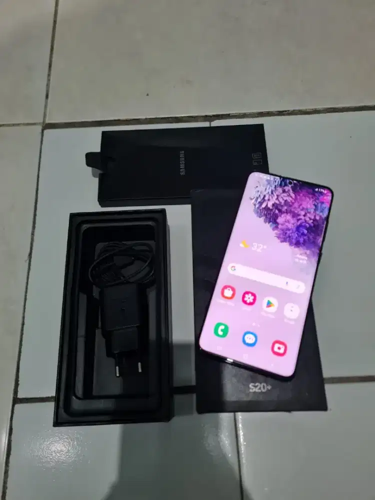 Samsung S20+ 8/128 Like New
