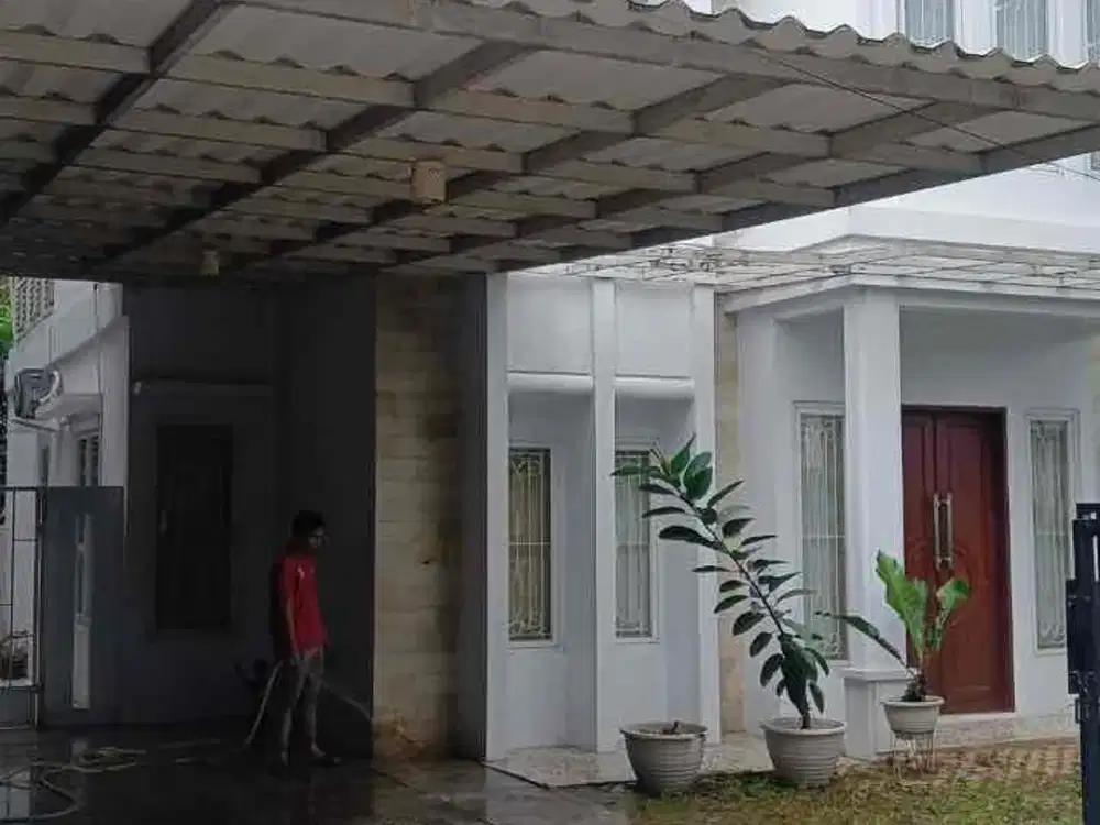 Dijual Cepat Rumah Siap Huni 2 lantai Berlokasi Strategis di Sentul City