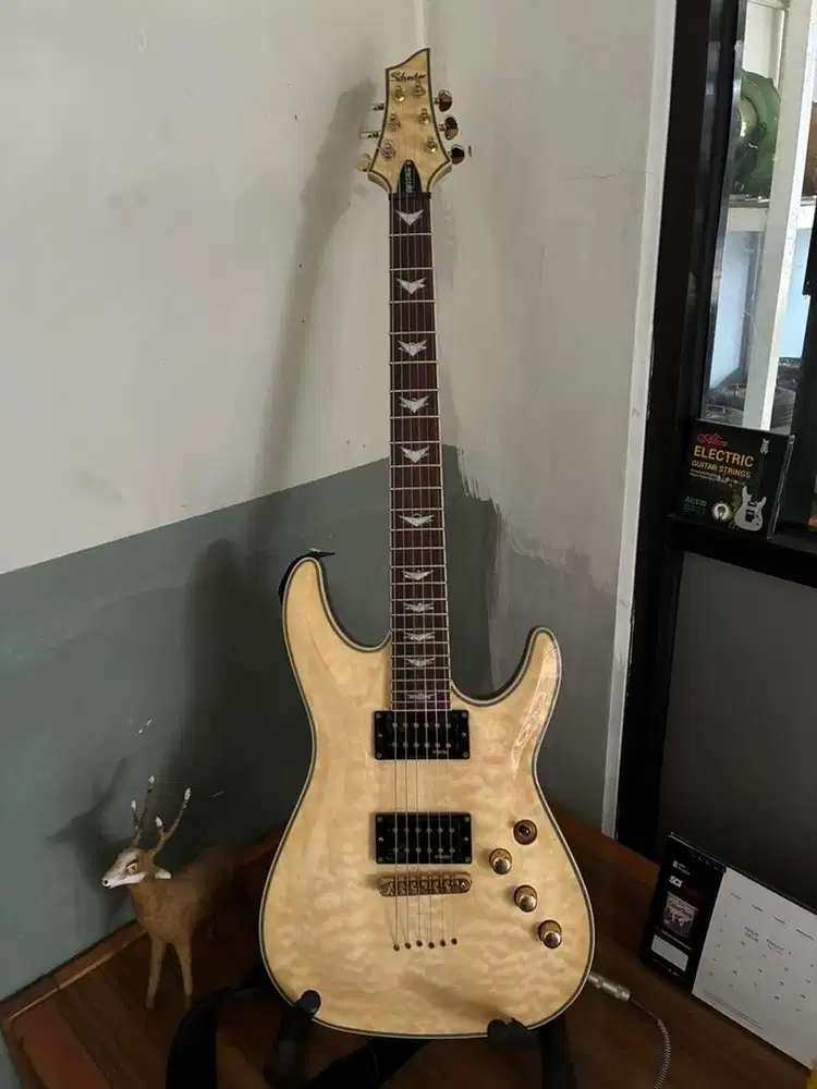 Schecter Omen Extreme 6 Natural Gloss