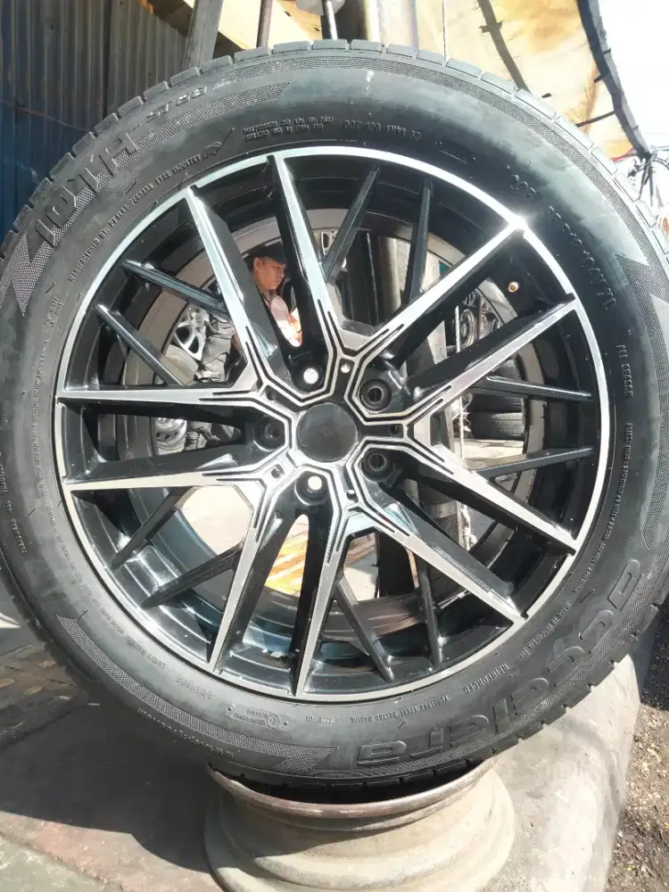 Velg R18×5×115+Ban 235/55/18