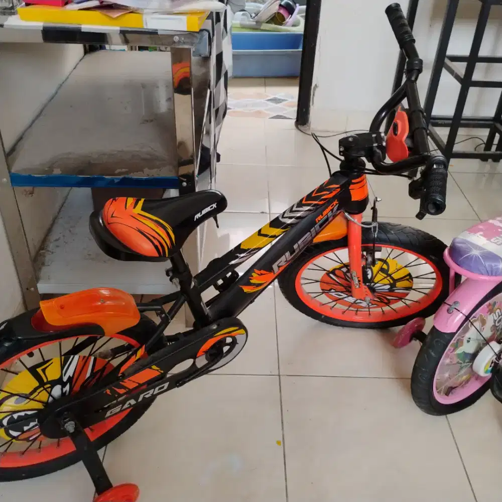 Dijual sepeda anak cowo second murah masih mulus minus ban kempes