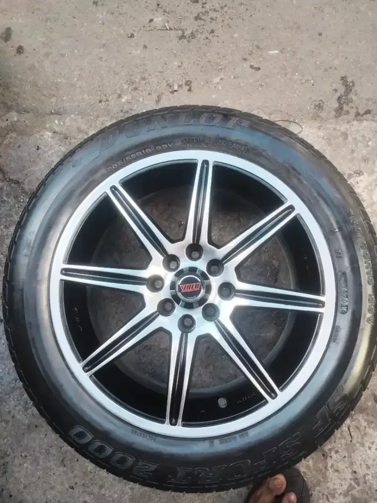 Velg R16×4×114×100+Ban 205/55/16