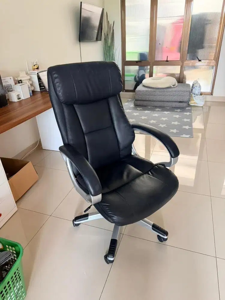 Kursi kantor informa