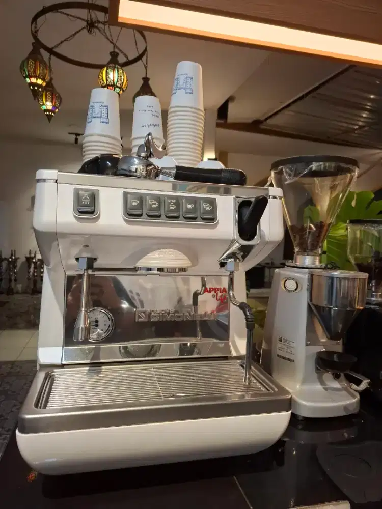 Mesin kopi simonelli seperti baru jarang pake