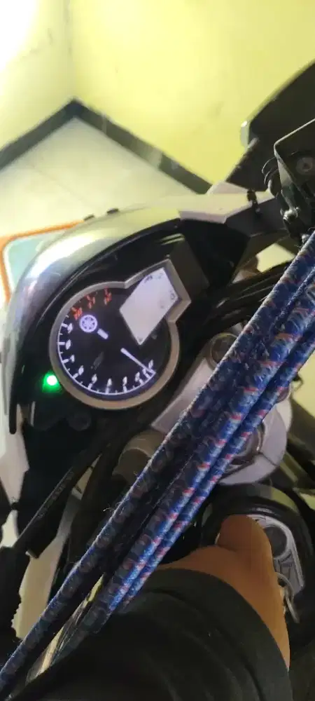 Vixion Nvl Putih