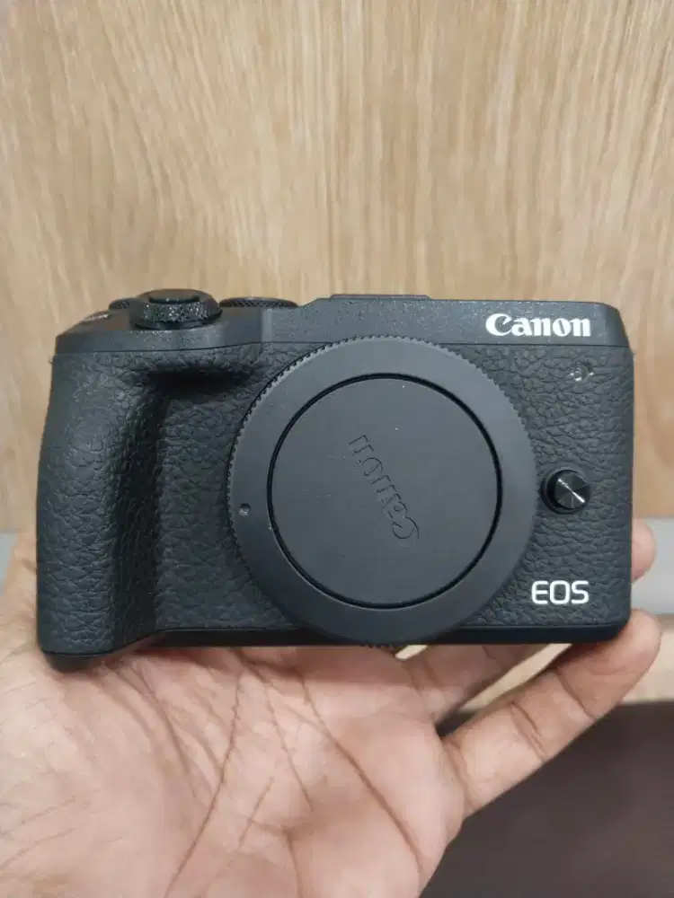 Kamera canon m6 mark ii body only