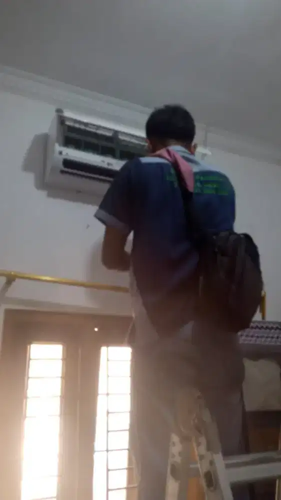 SERVICE KULKAS DISPENSER MESIN CUCI AC WATER HEATER DLL BERGARANSI