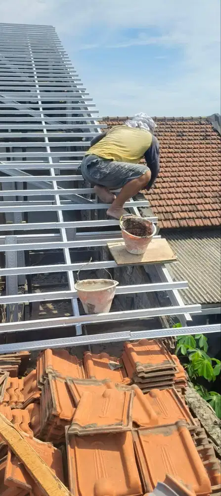 Spesialis Jasa Perbaikan Atap Baja Ringan di Jawa Timur