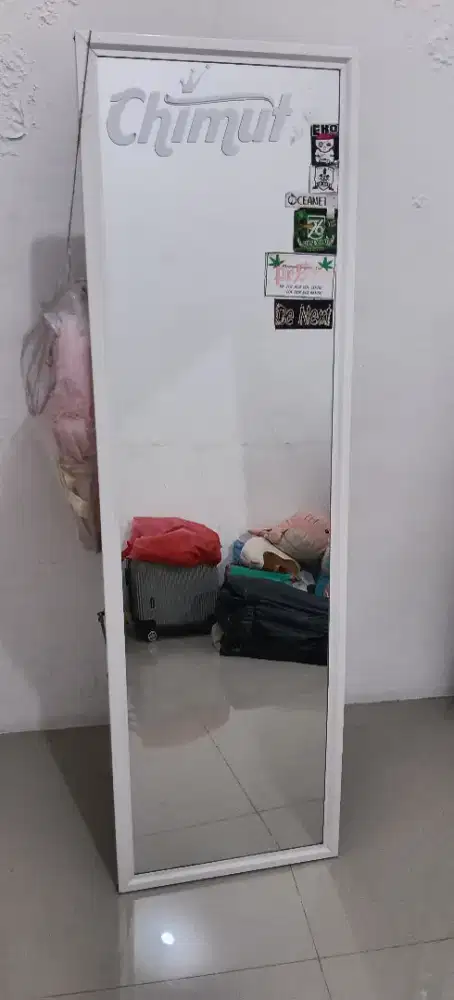 Standing mirror