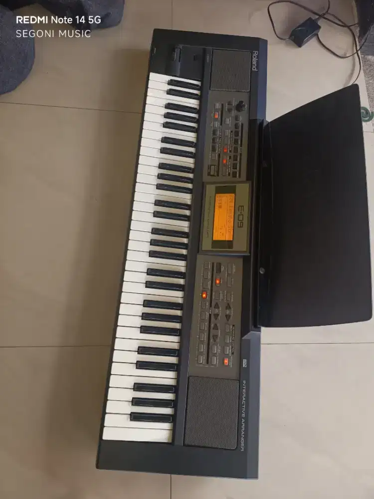 Keyboard Roland E-09 mulus terawat. Wa:08..Depok