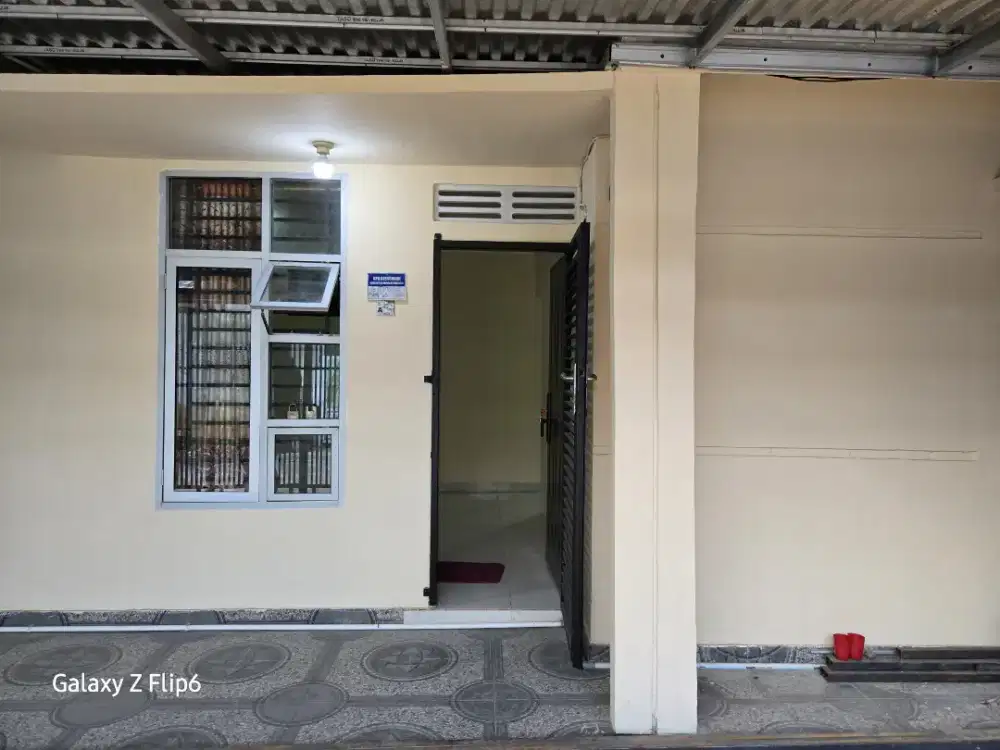 Dijual rumah full renov..kondisi terawat..tinggal masuk badan aja